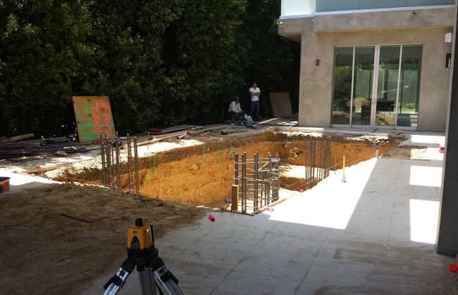 Construction d'une piscine à  Biarritz.